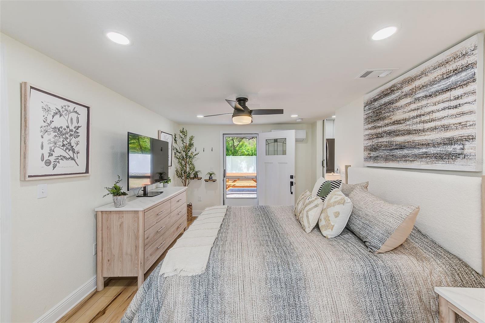GANDY GARDENS 1 - Residential