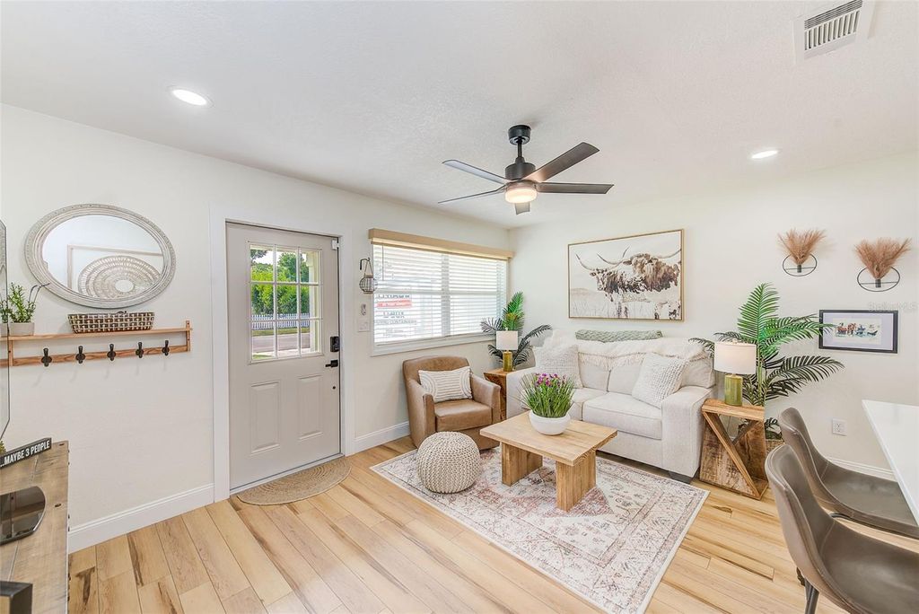 Photo of 4703 W Wallace Avenue, Tampa, FL 33611 (MLS # TB8440012)