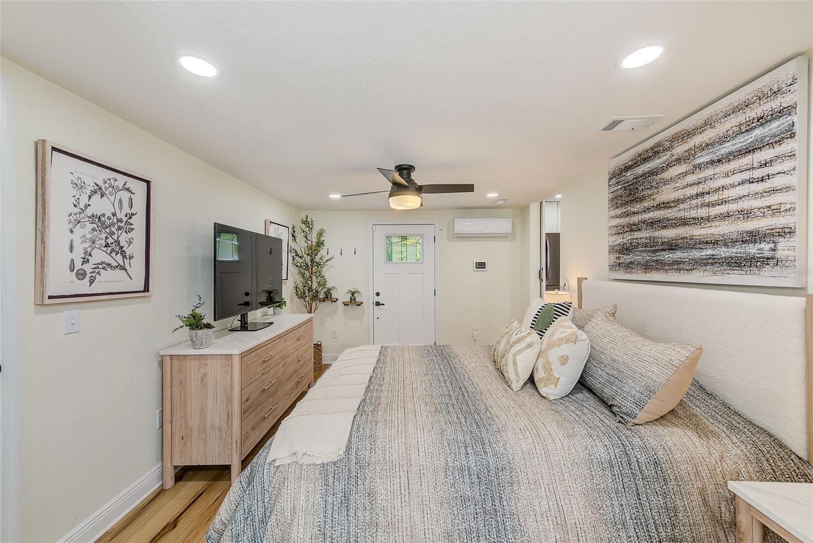 GANDY GARDENS 1 - Residential