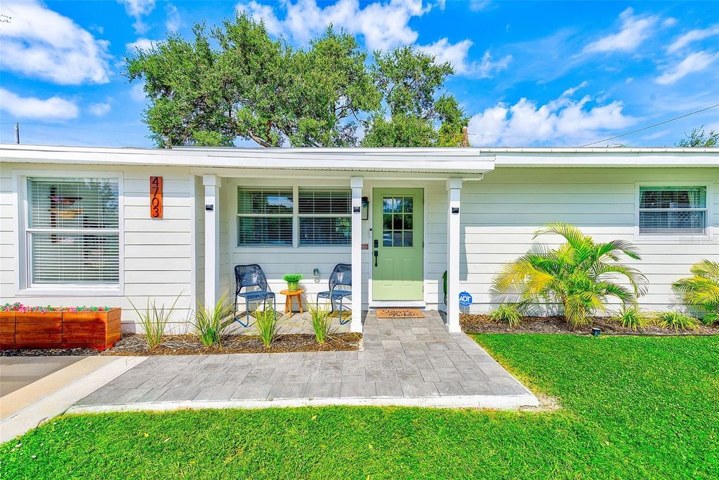 Photo of 4703 W Wallace Avenue, Tampa, FL 33611 (MLS # TB8440012)