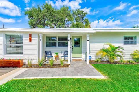 Photo of 4703 W Wallace Avenue, Tampa, FL 33611 (MLS # TB8440012) Photo of 4703 W Wallace Avenue, Tampa, FL 33611 (MLS # TB8440012)