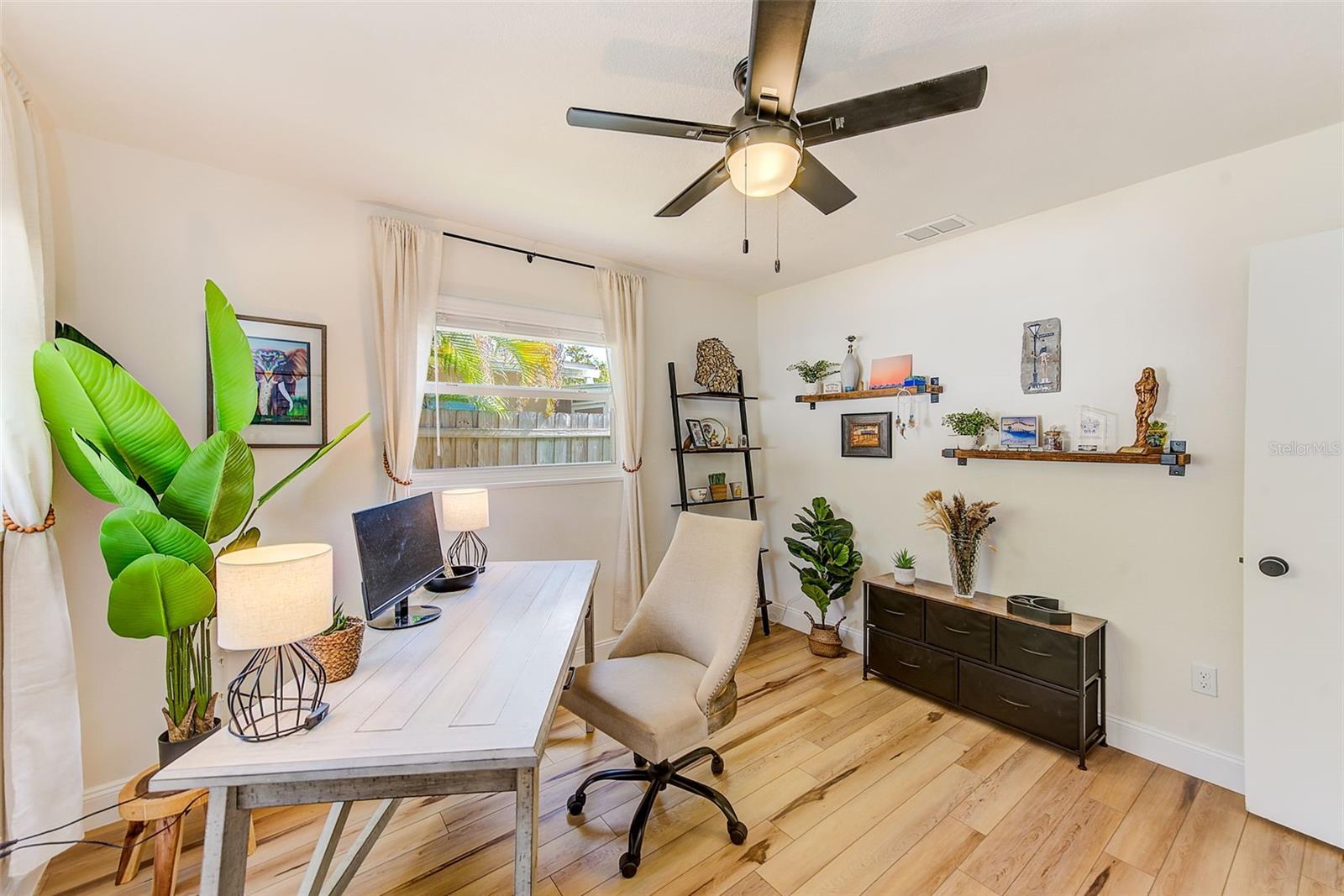 GANDY GARDENS 1 - Residential
