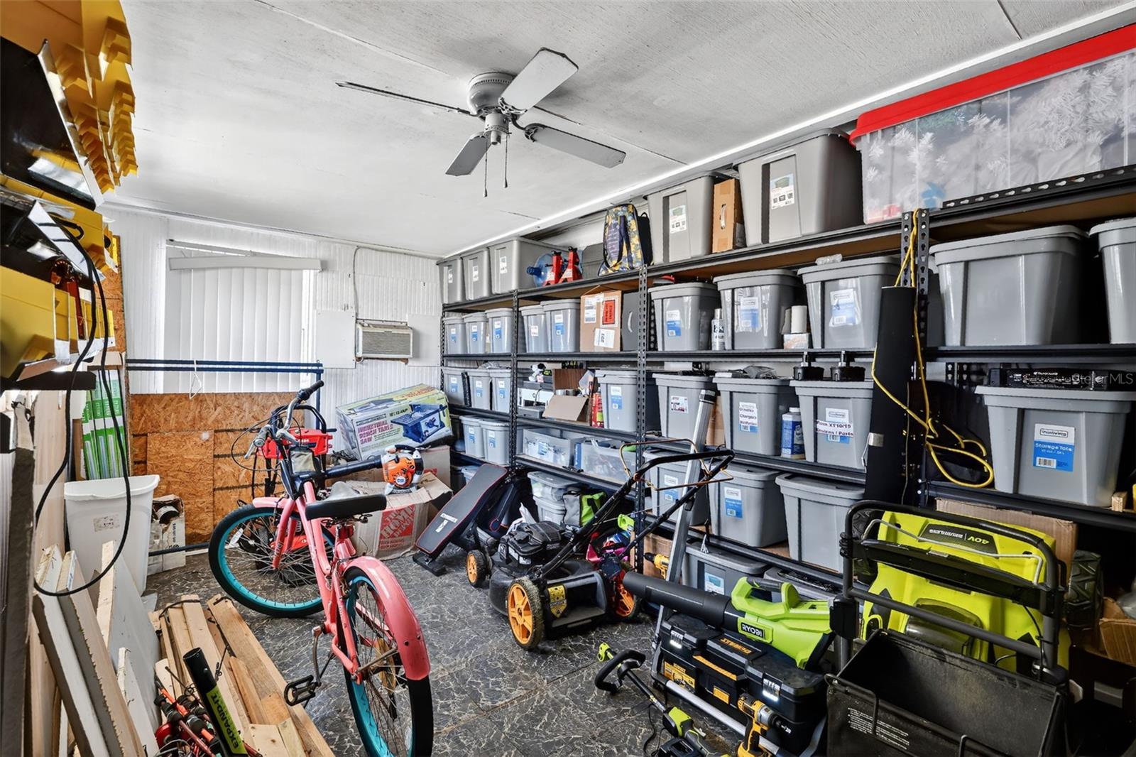 TAHITIAN HOMES - Residential