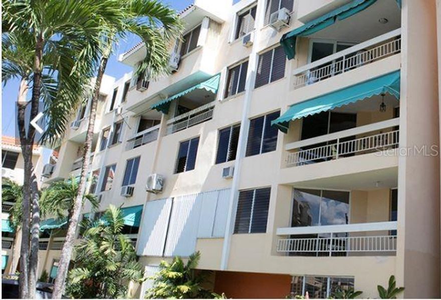 Spacious Two-Story Walk-Up Apartment with Elevator – Perfect for Families!
Discover this comfortable and functional two-level apartment located in a secure residential complex with great amenities.
Apartment features:
4 spacious bedrooms
2 full bathrooms
2 air conditioning units
Semi-equipped kitchen
Living room, dining area, and balcony
The complex includes:
Swimming pool
Gym
Half basketball court
recreational area
24/7 controlled access
 Assigned parking spaces
Ideal for those seeking comfort, security, and quality living all in one place!
Contact us for more information or to schedule a showing.