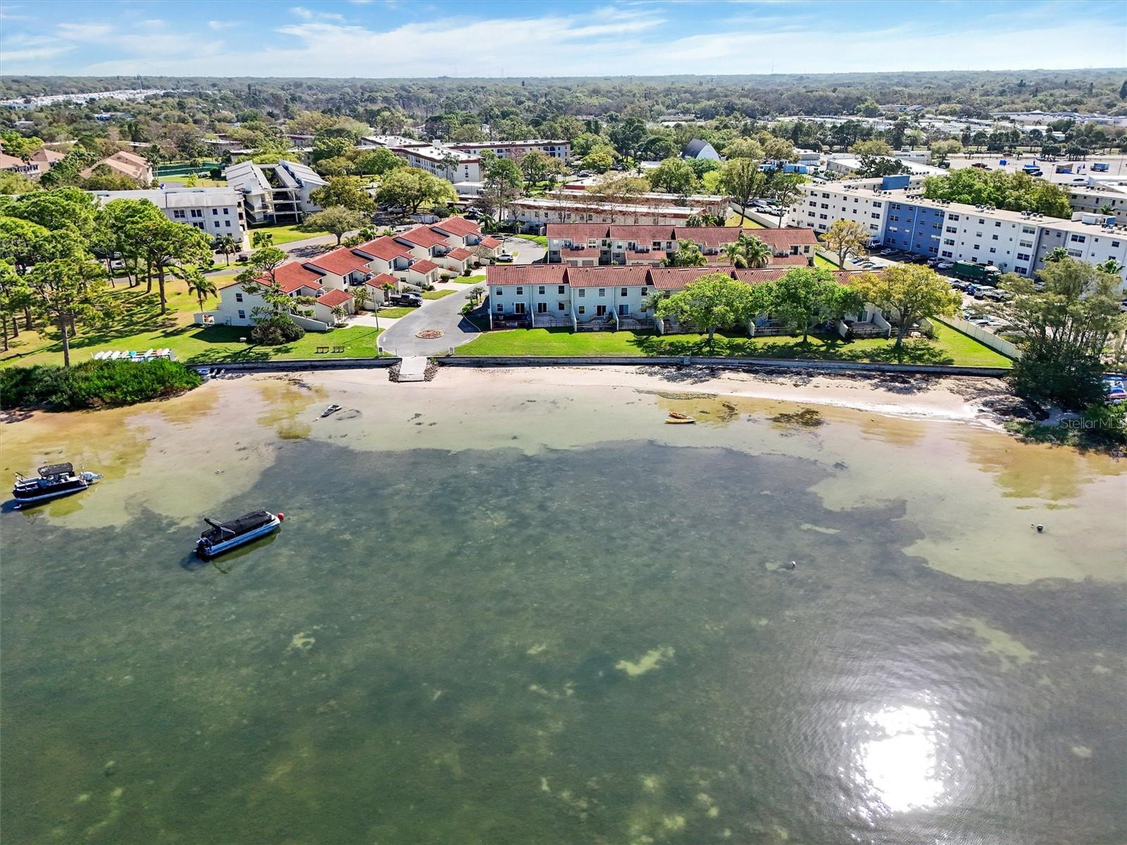 MEDITERRANEAN MANORS - Residential