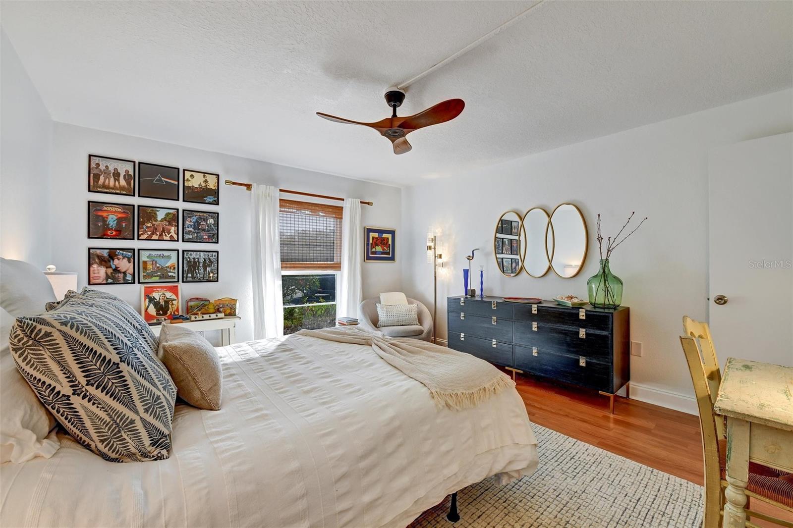 MEDITERRANEAN MANORS - Residential