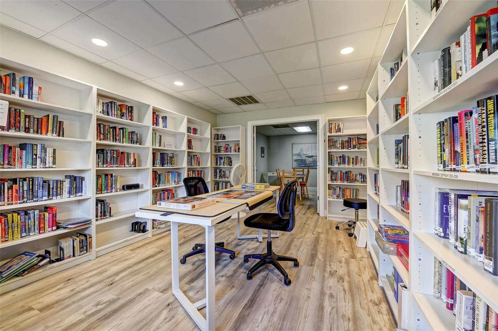 MEDITERRANEAN MANORS - Residential