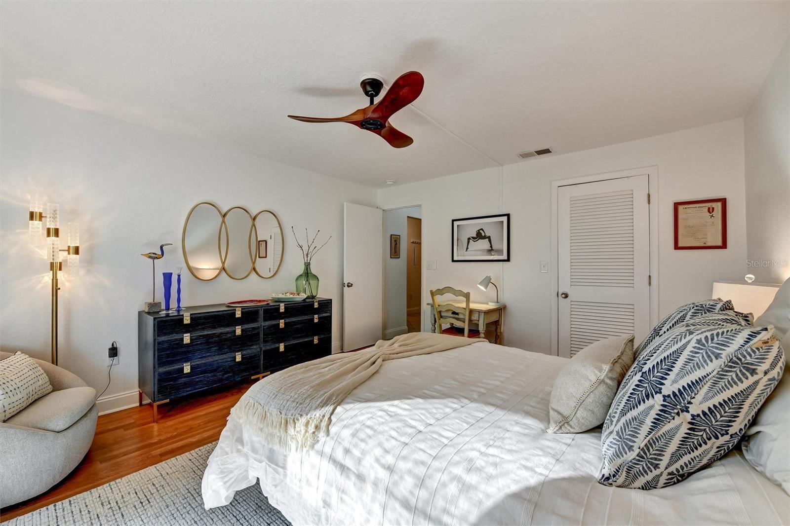 MEDITERRANEAN MANORS - Residential