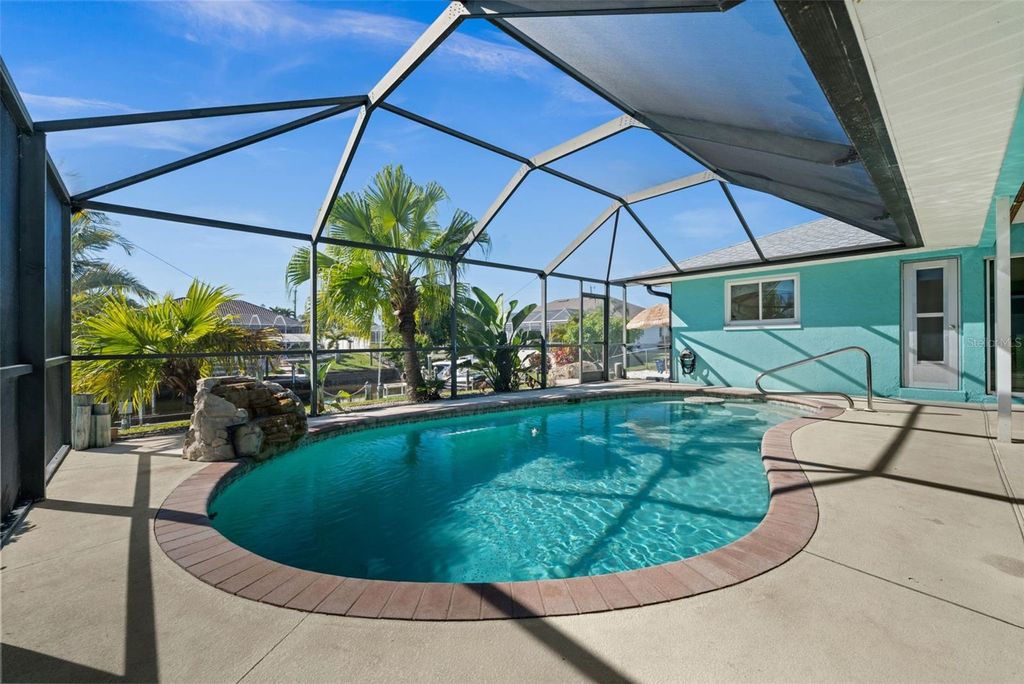 Photo of 250 SW 37th Terrace, Cape Coral, FL 33914 (MLS # C7521309)