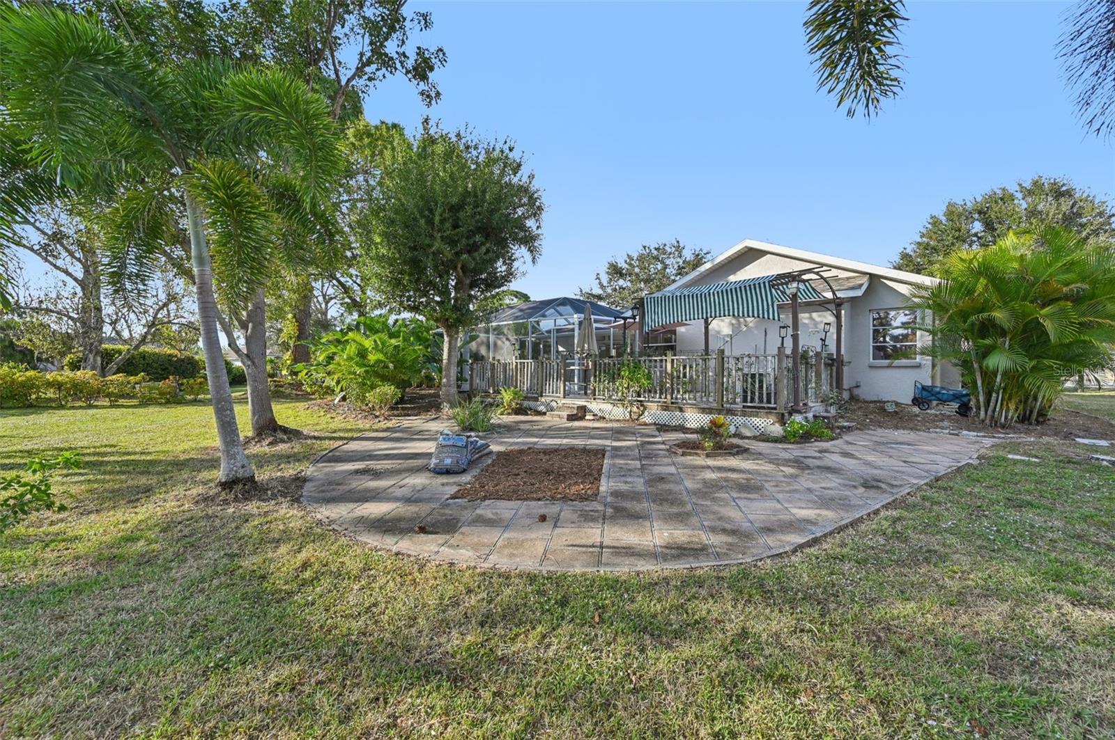 ARTIST ACRES - Residential