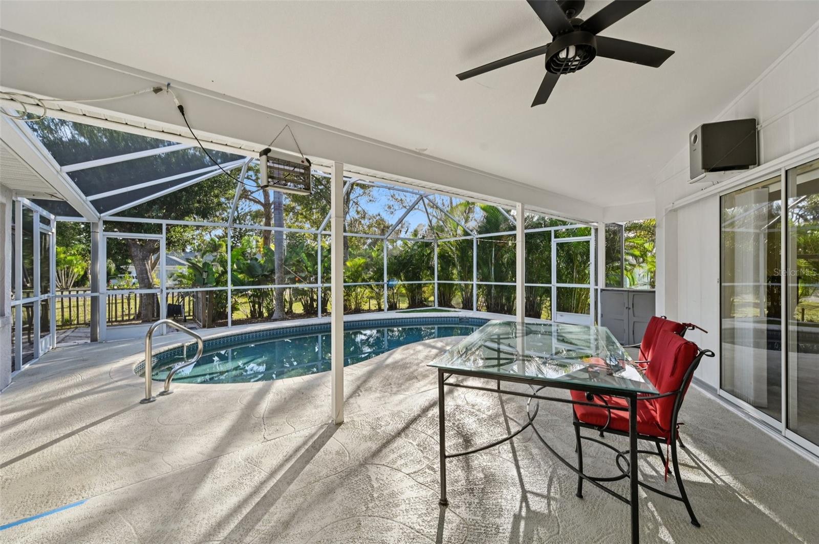 ARTIST ACRES - Residential