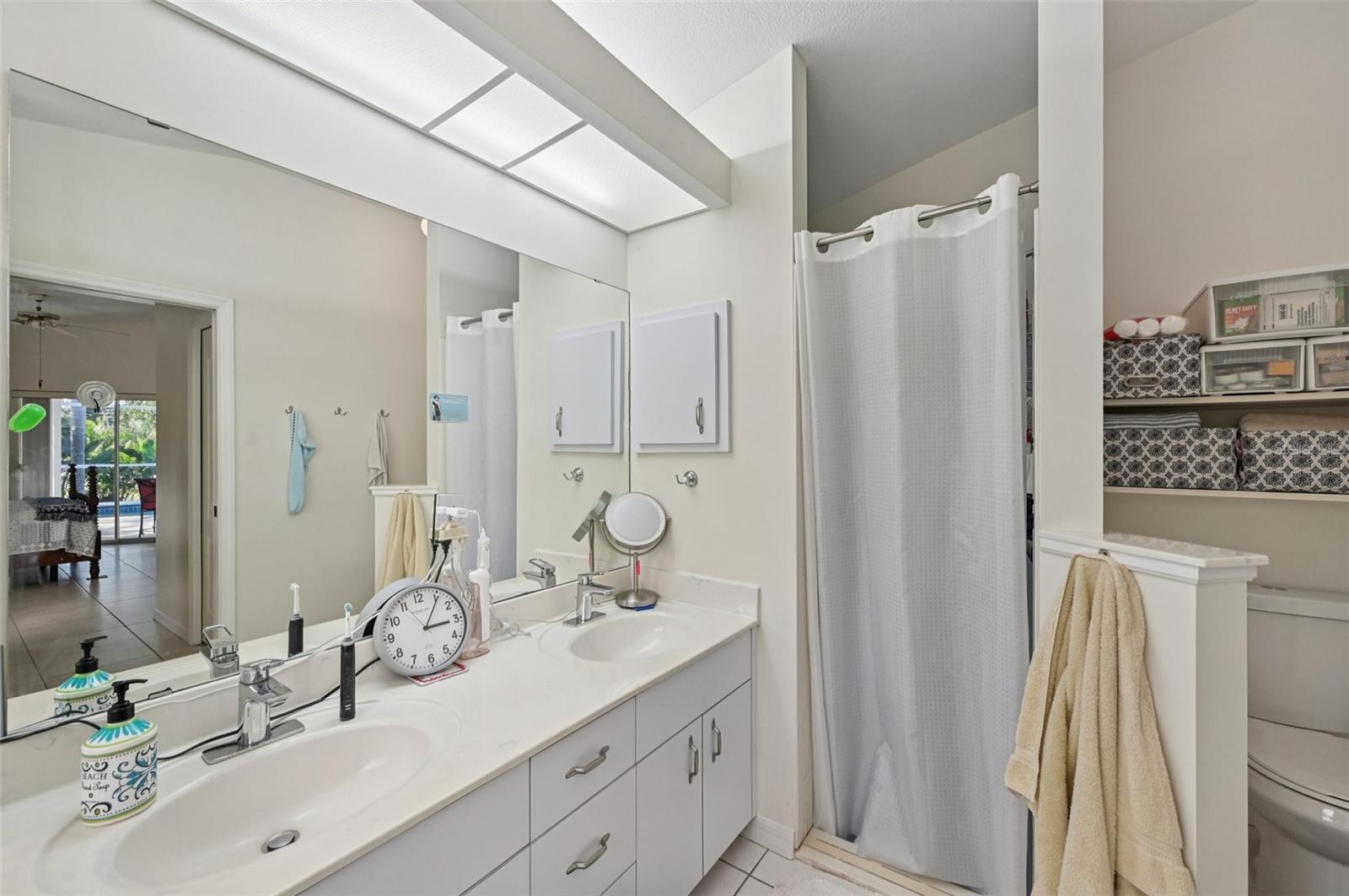 ARTIST ACRES - Residential