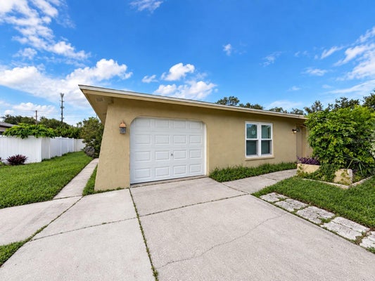 902 W SHANNON CT, VENICE, FL 34293 - Image 3c2d5ace513994c8de7ea8ecce251217/2023048520