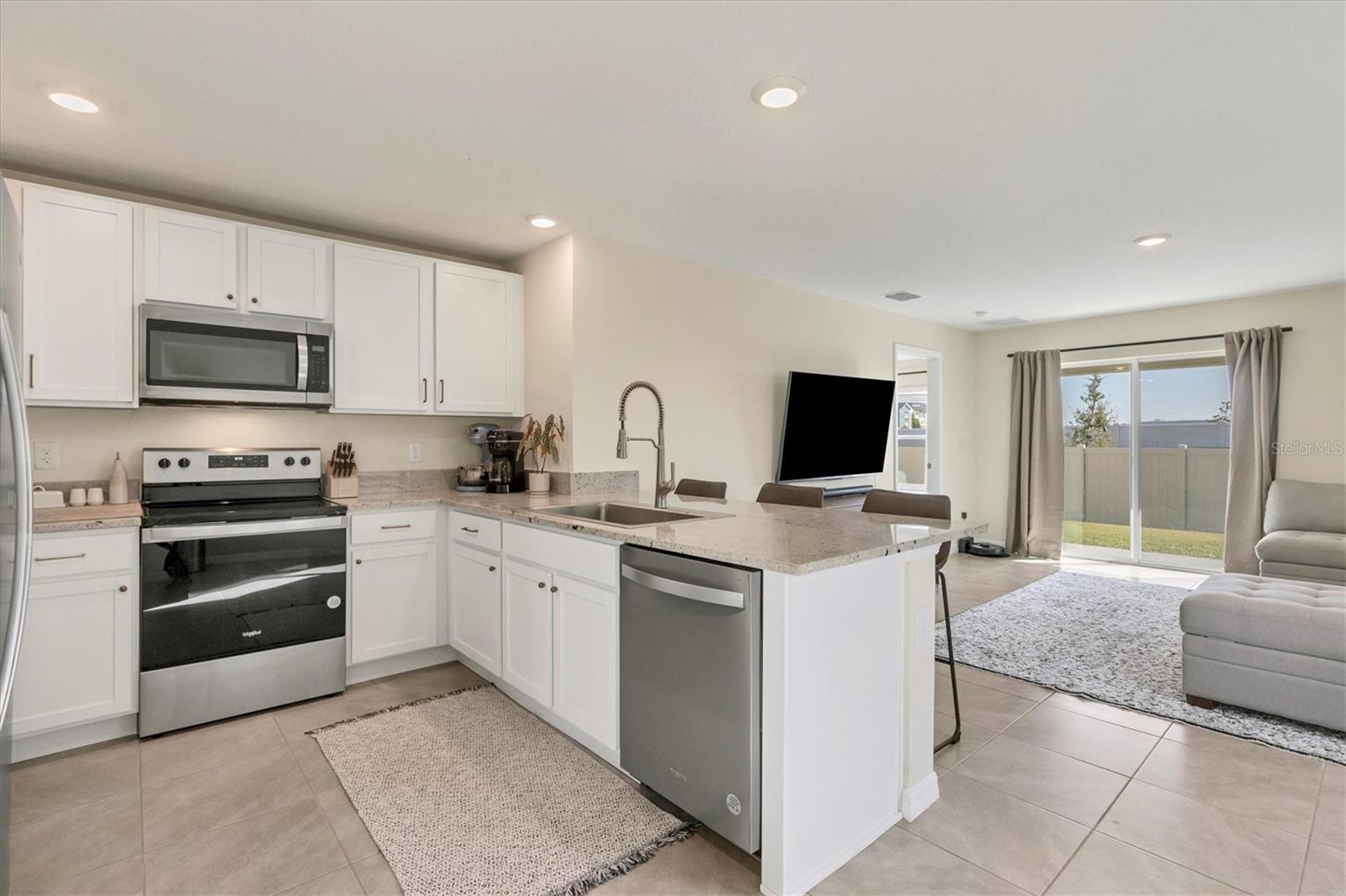 SILVERSTONE NORTH PH IIA & IIB - Residential Lease