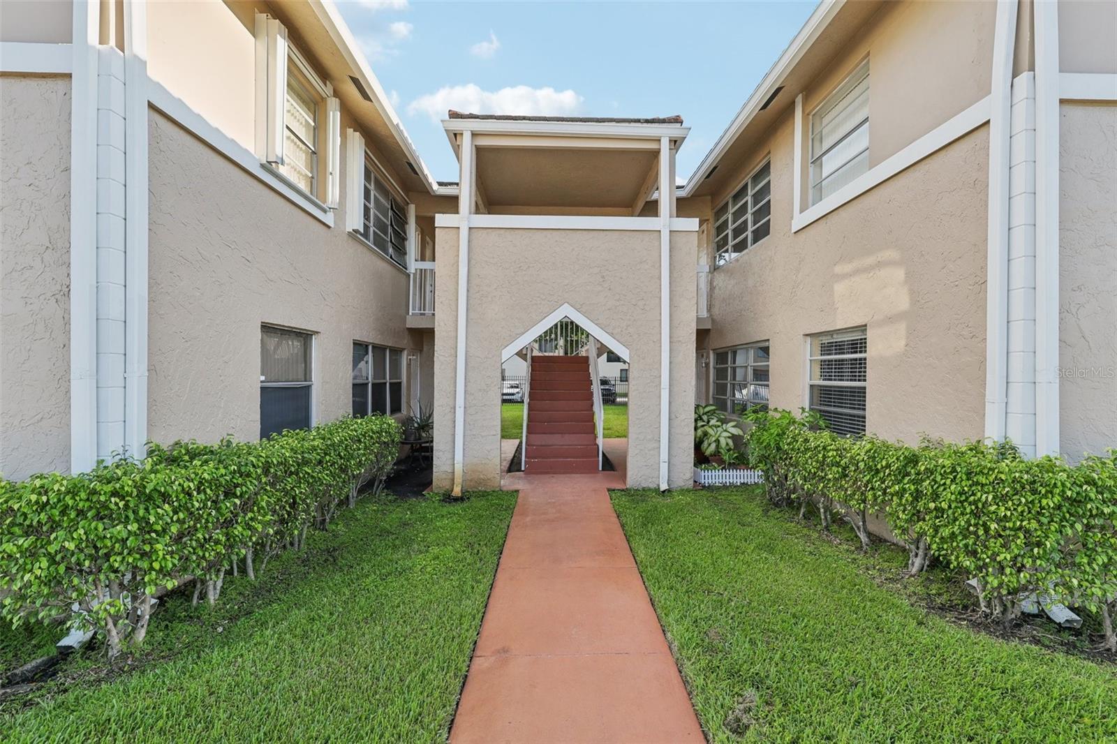 LAKEWOOD VILLAGE OF CORAL SPRINGS - Residential