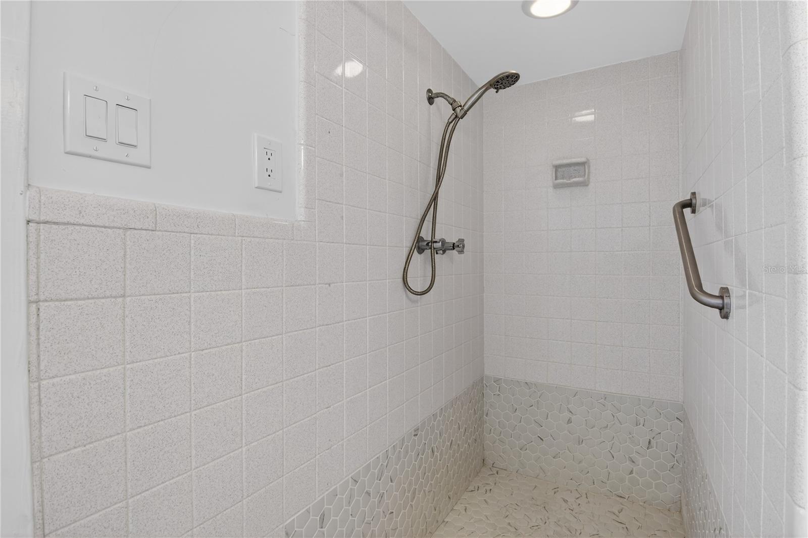 OAKLAND ESTATES 1ST SEC - Residential