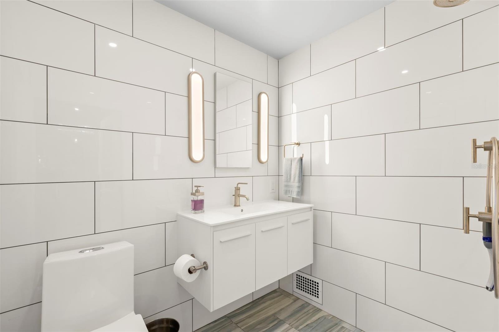 BAY SHORE REV - Residential