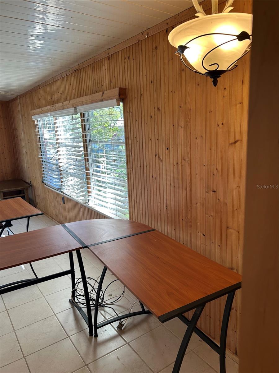 SADDLEBAG LAKE - Residential