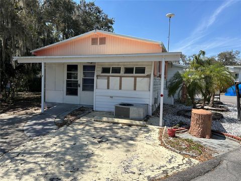 Photo of 1 Woodruff Way, Lake Wales, FL 33898 (MLS # K4902854)