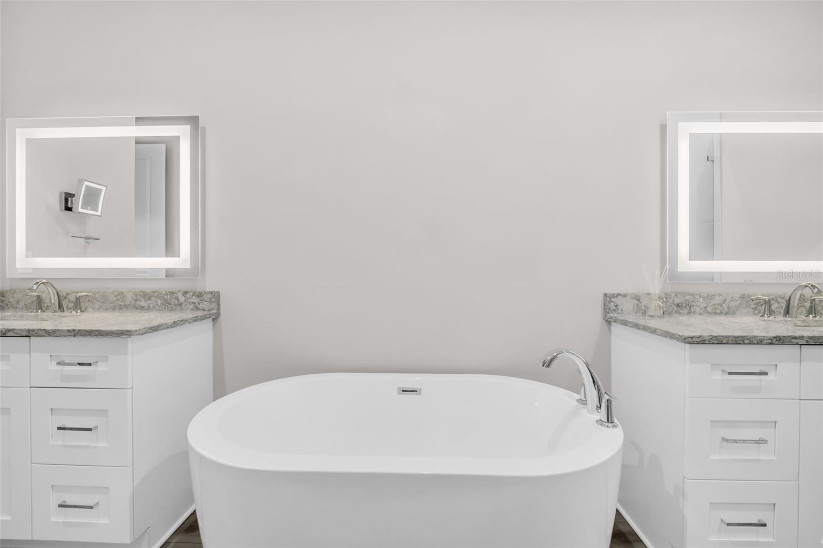 MARINA BAY GARDEN VILLAS PH 2 - Residential