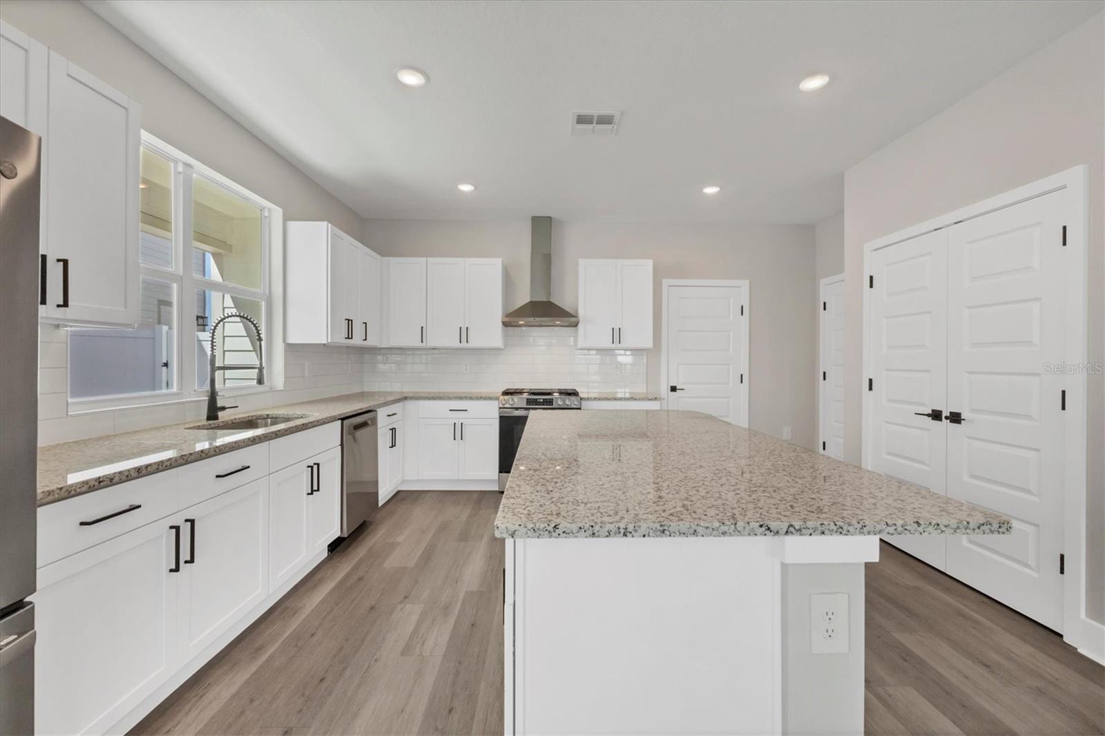 BB LIVING IN WELLEN PARK - Residential Lease
