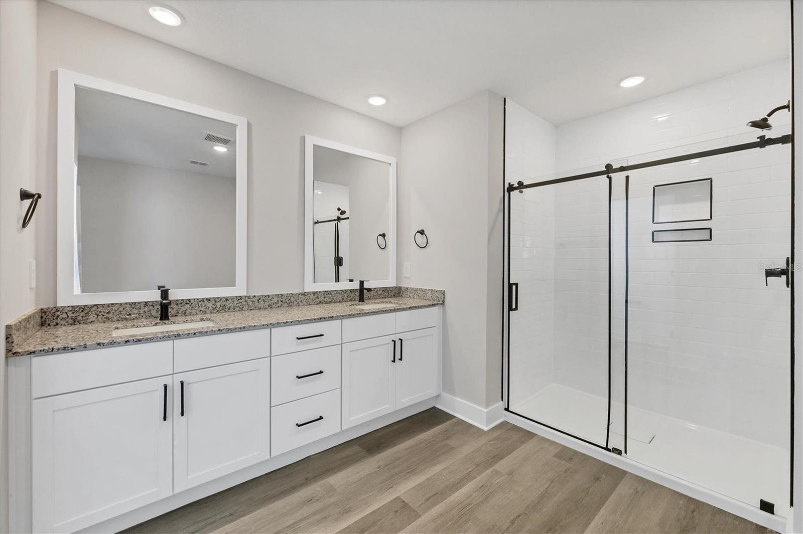 BB LIVING IN WELLEN PARK - Residential Lease
