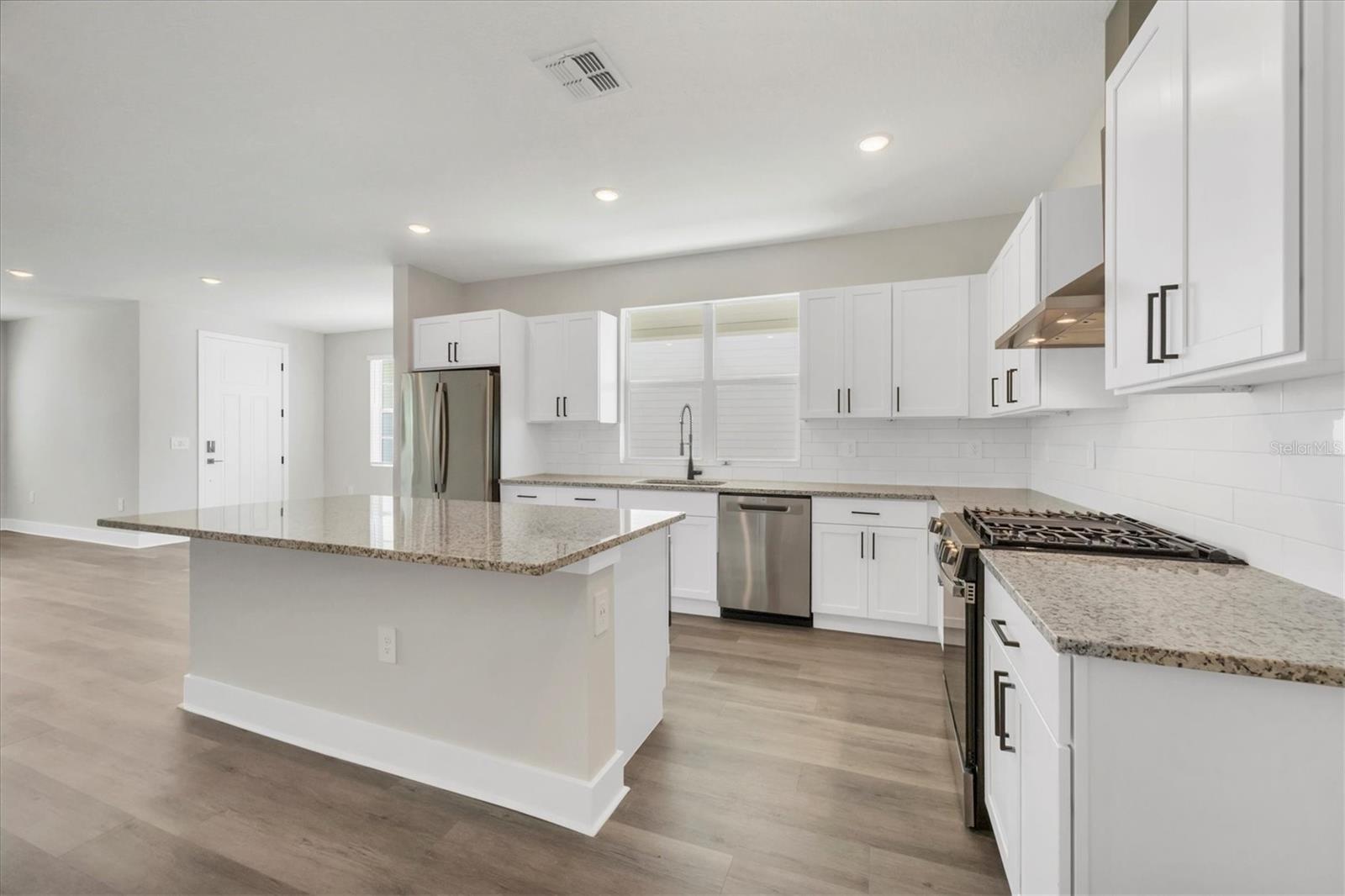 BB LIVING IN WELLEN PARK - Residential Lease