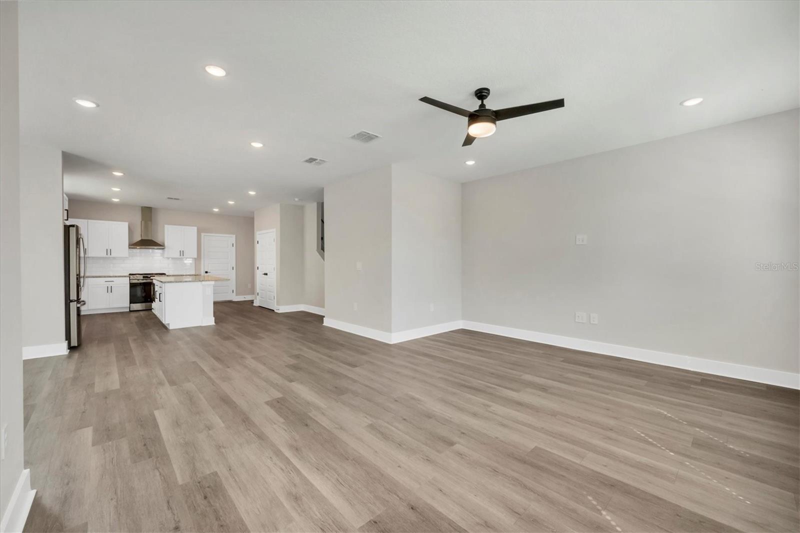 BB LIVING IN WELLEN PARK - Residential Lease