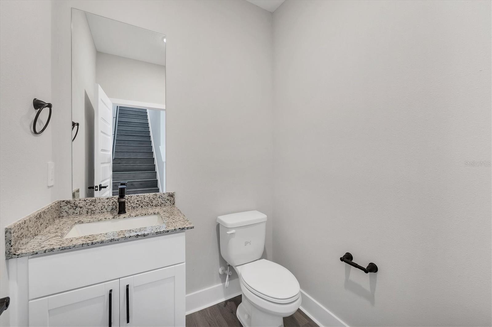 BB LIVING IN WELLEN PARK - Residential Lease
