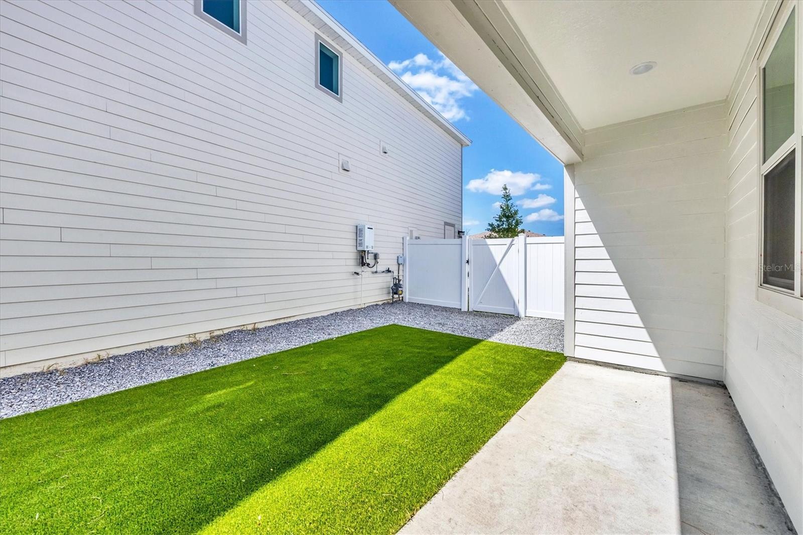 BB LIVING IN WELLEN PARK - Residential Lease