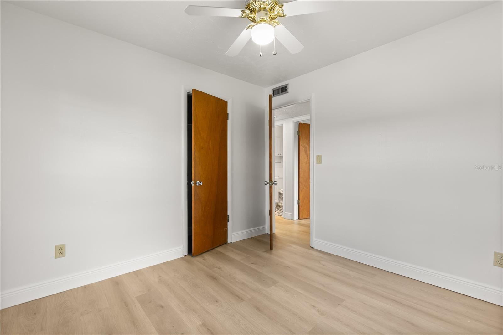 EASTBROOK SUB - Residential Lease