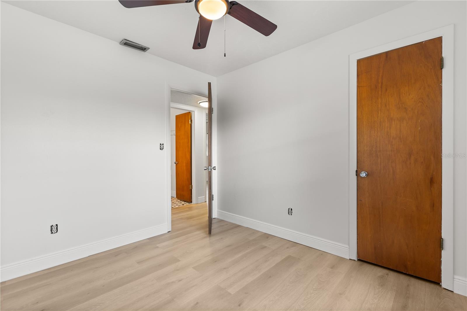 EASTBROOK SUB - Residential Lease