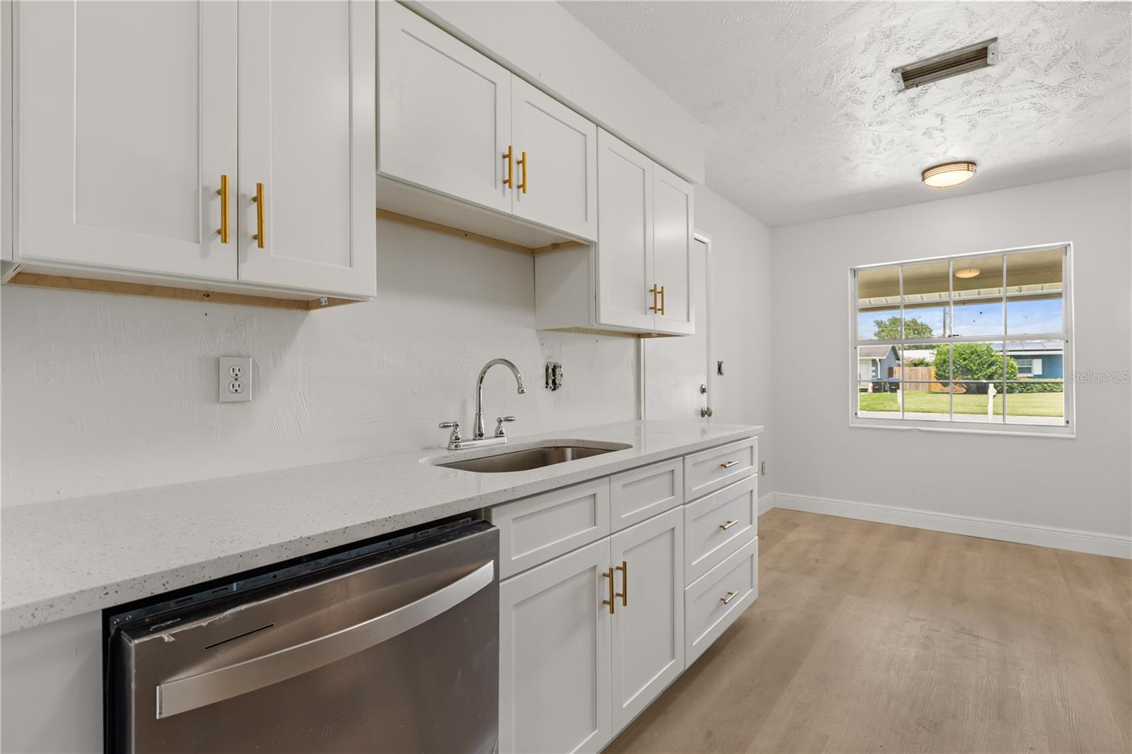 EASTBROOK SUB - Residential Lease