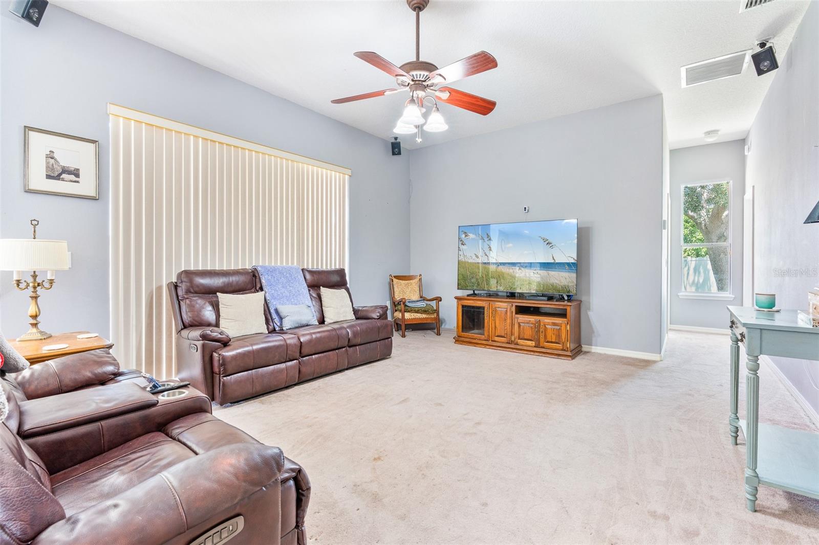 1085 CHASE DRIVE
