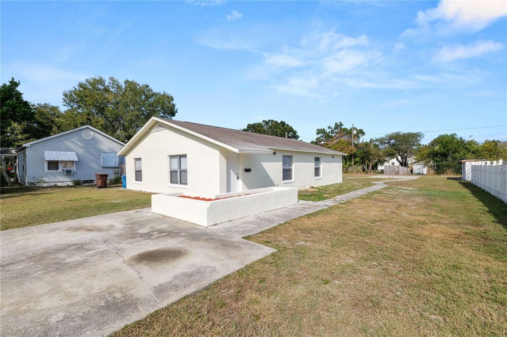 Photo of 415 E Polk Avenue #A/B, Lake Wales, FL 33853 (MLS # L4958608)
