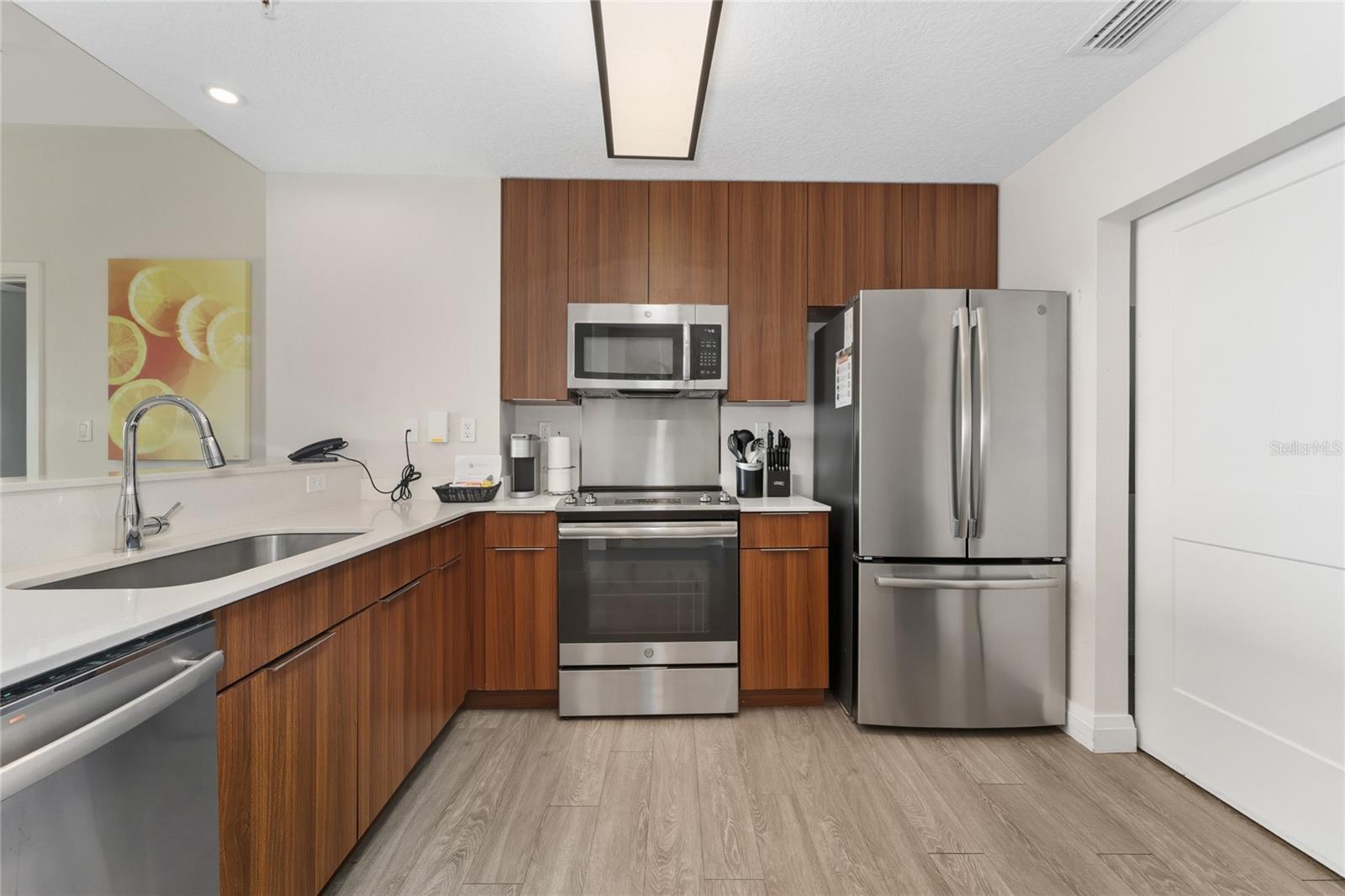 GROVE RESIDENCE & SPA HOTEL CONDO II - Residential