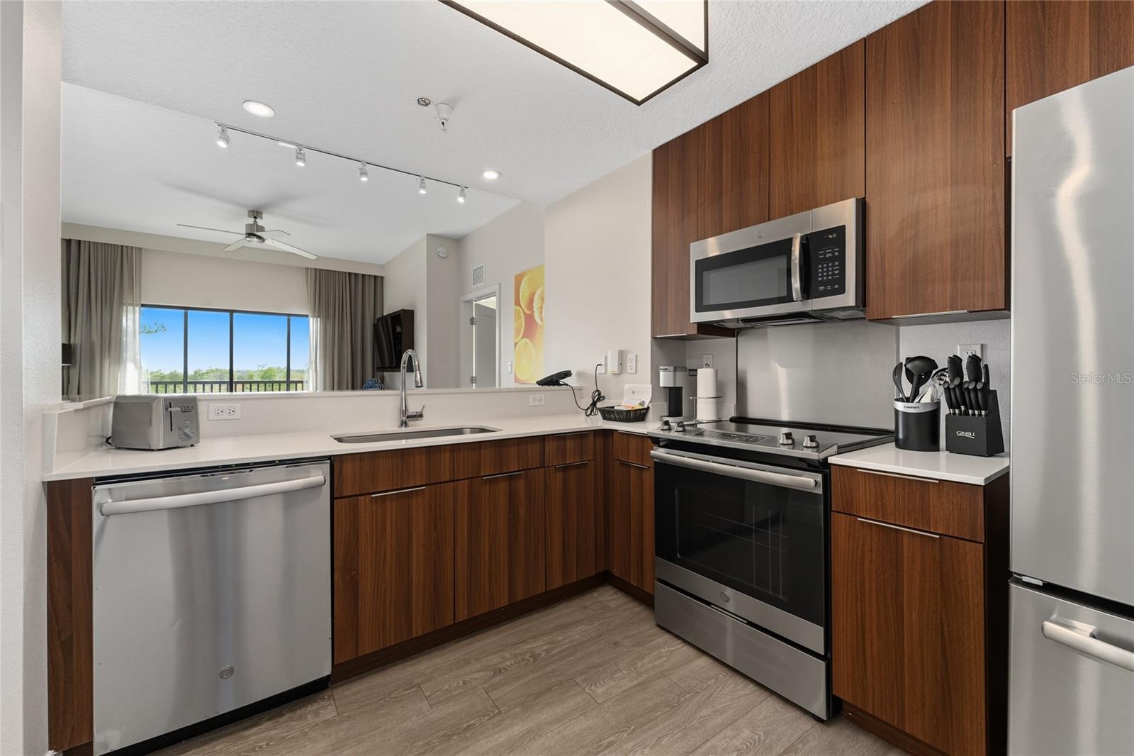 GROVE RESIDENCE & SPA HOTEL CONDO II - Residential