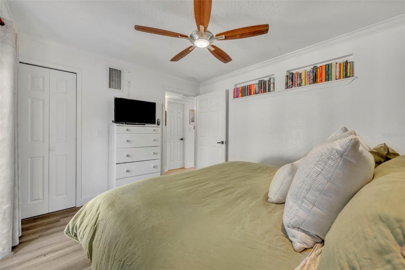 OLD DELANEY SQUARE - Residential