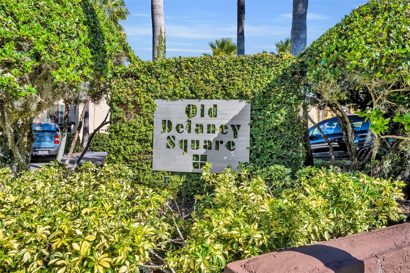 OLD DELANEY SQUARE - Residential