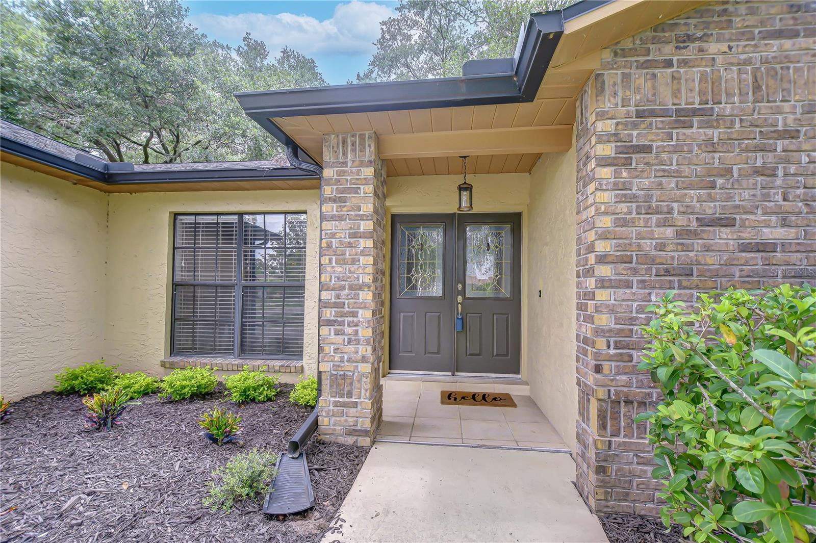 512 PINEWALK DRIVE