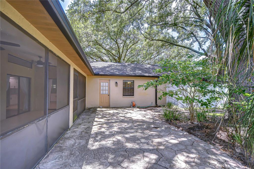 Photo of 512 Pinewalk Drive, Brandon, FL 33510 (MLS # TB8401133)