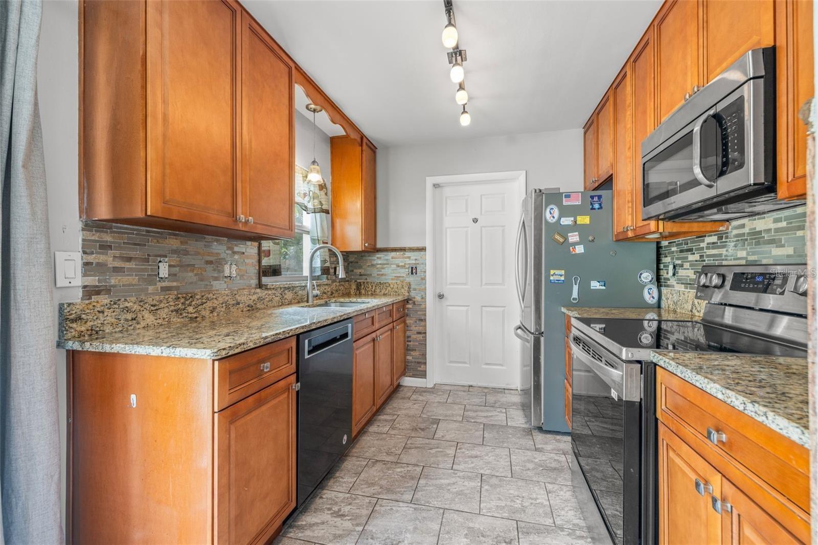 INDIAN ROCKS VILLAGE 1ST ADD - Residential