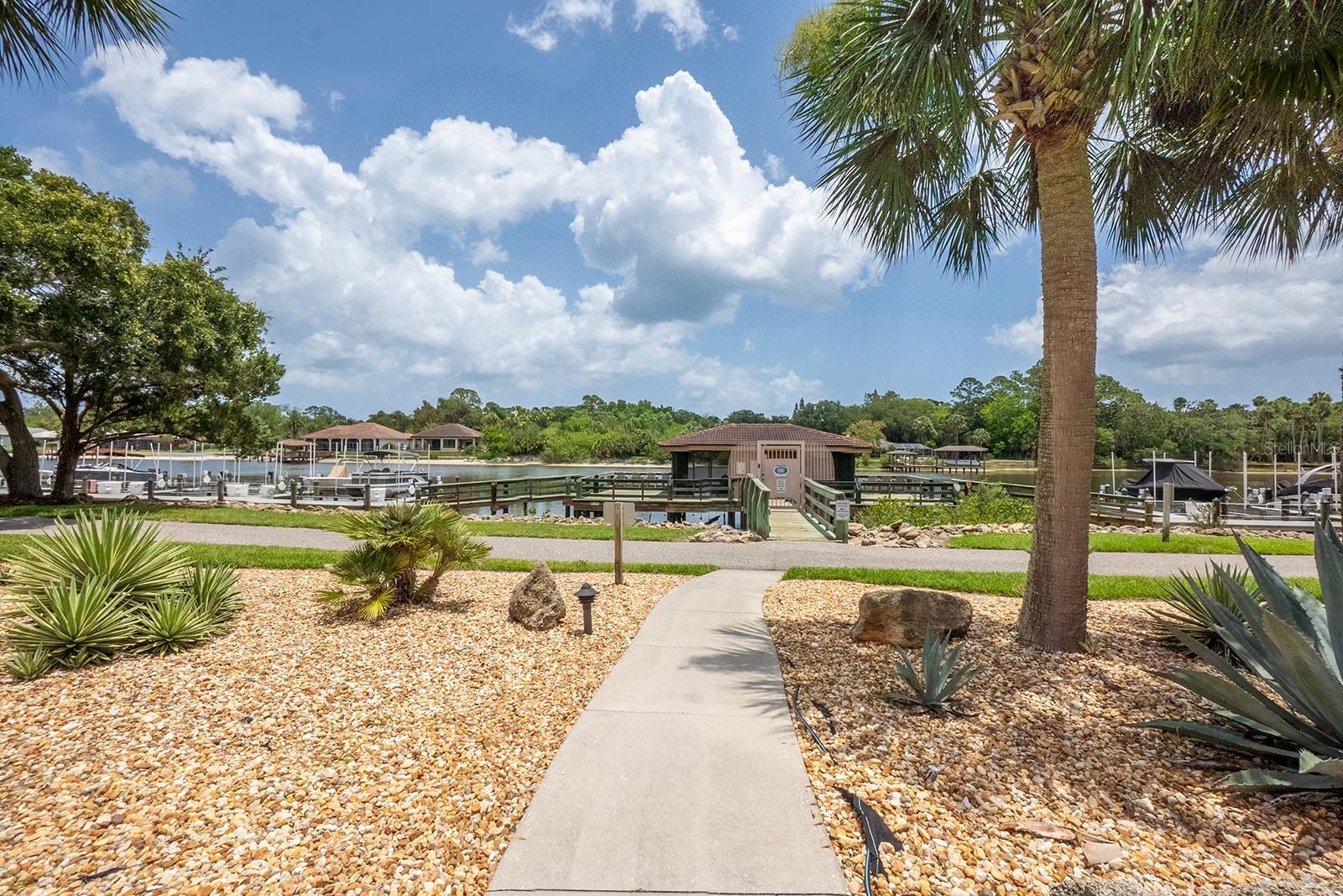 CANOPY WALK - Residential