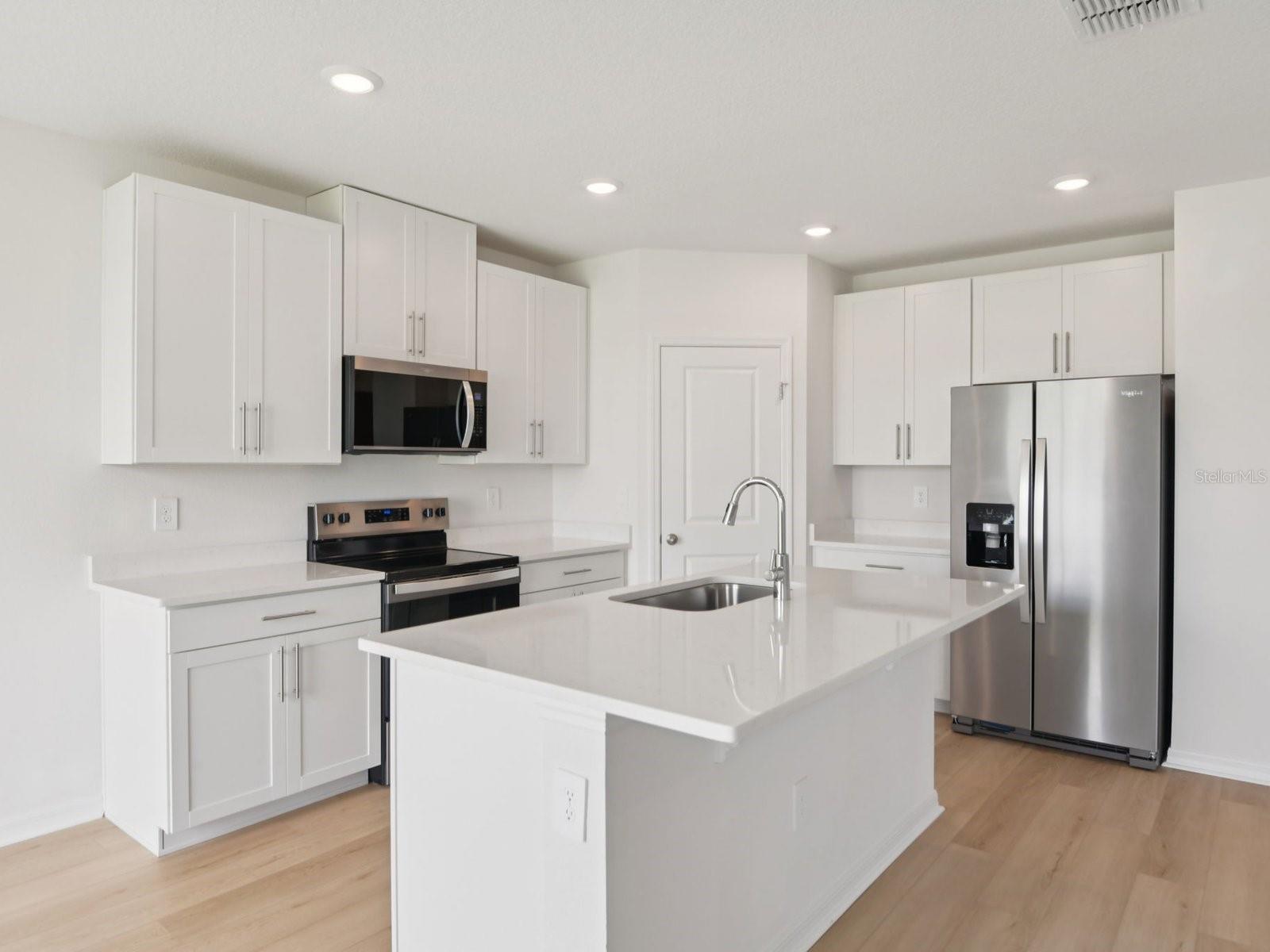 MAGNOLIA BAY - Residential