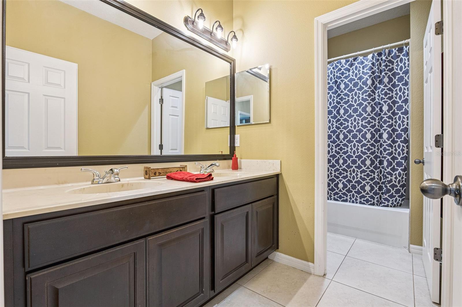 RIVIERA BELLA UNIT 2B - Residential