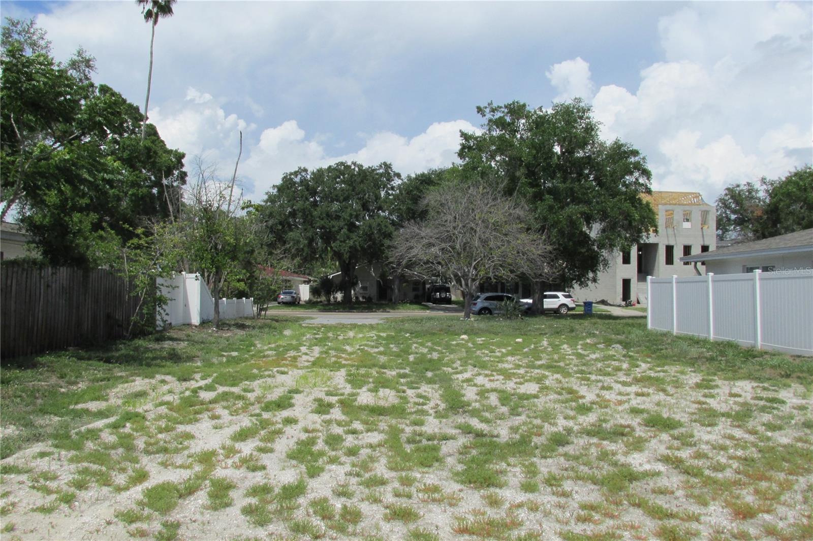 508 E DAVIS BOULEVARD