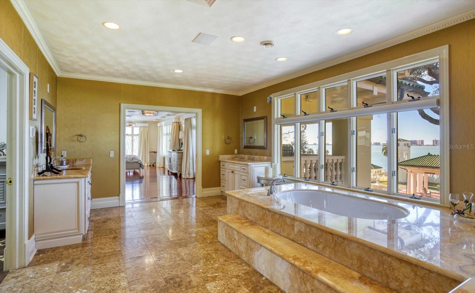 HARBOR OAKS - Residential