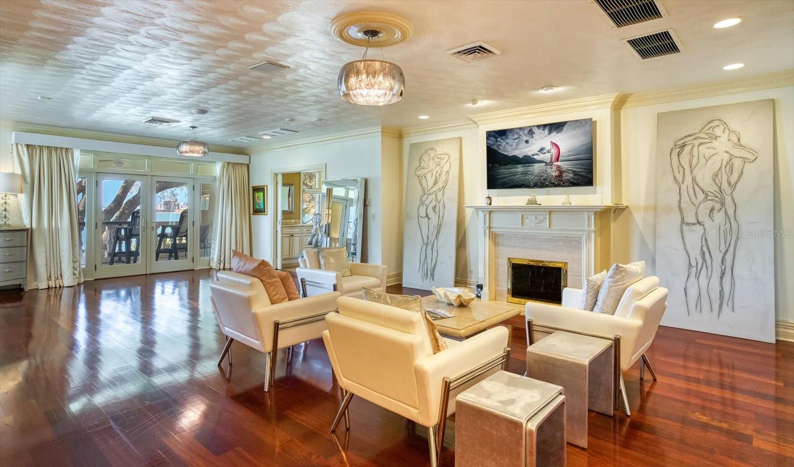 HARBOR OAKS - Residential