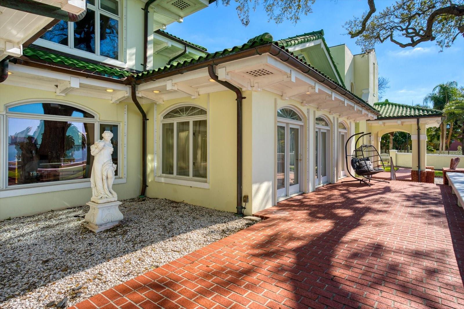 HARBOR OAKS - Residential