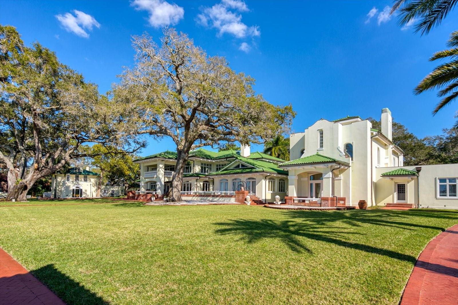 HARBOR OAKS - Residential